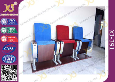 China Três assentos personalizados reforçam as cadeiras de alumínio do auditório com madeira compensada quadrada fornecedor