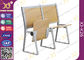 O material de madeira uniu a mesa da escola e o assoalho da cadeira - montados fornecedor