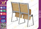 O material de madeira uniu a mesa da escola e o assoalho da cadeira - montados fornecedor